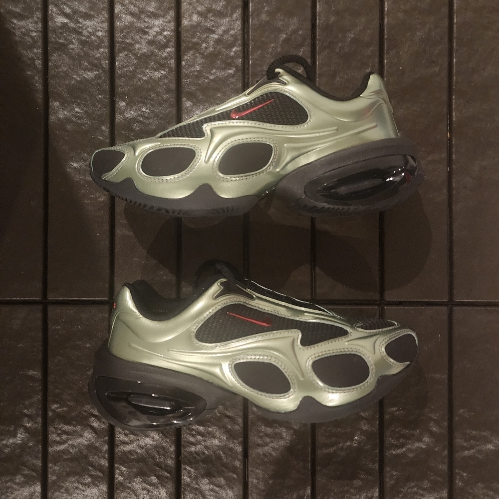Women's Nike Air Max Muse 'Metallic Oil Green' - Picture 15 of 16